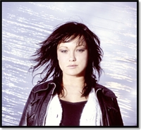 Sara Löfgren - musikartist - Artist 1 AB
